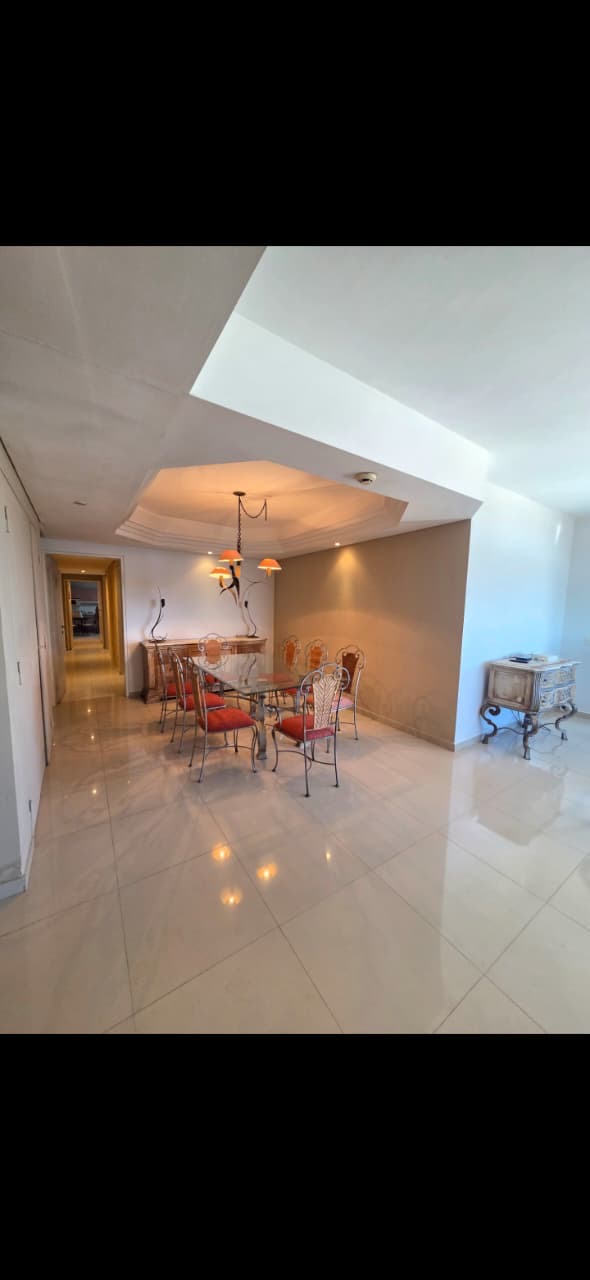 Alquilo Hermoso Dpto de 3 dormitorios zona Colegio San José. — foto 2
