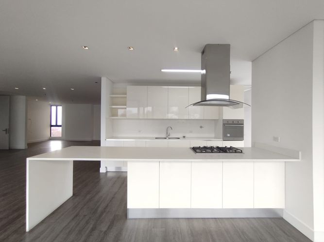 Apartamento de 3 alcobas en arriendo en El Poblado, Medellín, 220 m² · foto 9 de 20