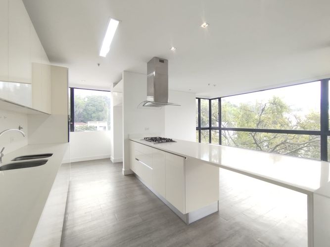 Apartamento de 3 alcobas en arriendo en El Poblado, Medellín, 220 m² · foto 12 de 20