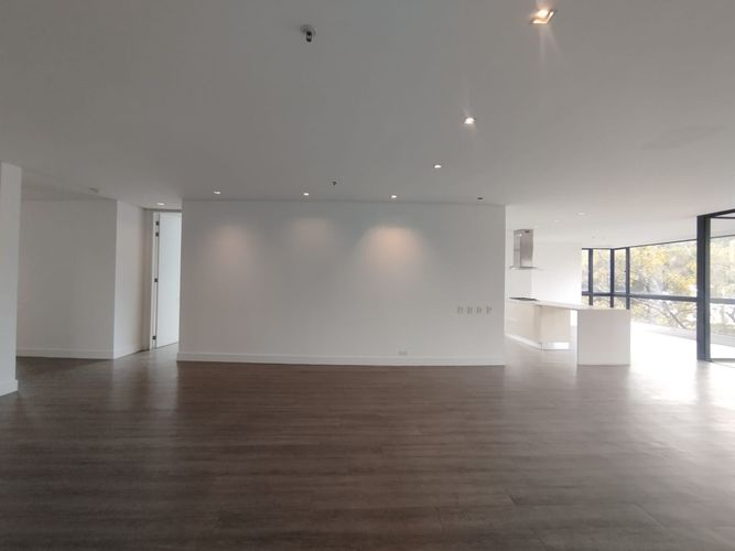 Apartamento de 3 alcobas en arriendo en El Poblado, Medellín, 220 m² · foto 14 de 20