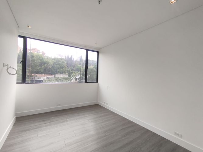 Apartamento de 3 alcobas en arriendo en El Poblado, Medellín, 220 m² · foto 19 de 20