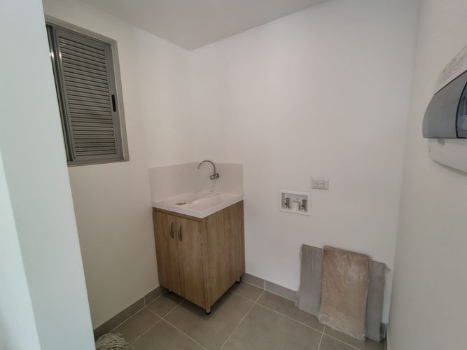 Apartamento de 3 alcobas en arriendo en El Poblado, Medellín, 116 m² · foto 5 de 24