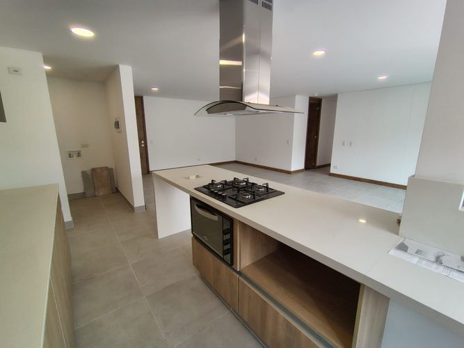 Apartamento de 3 alcobas en arriendo en El Poblado, Medellín, 116 m² · foto 7 de 24