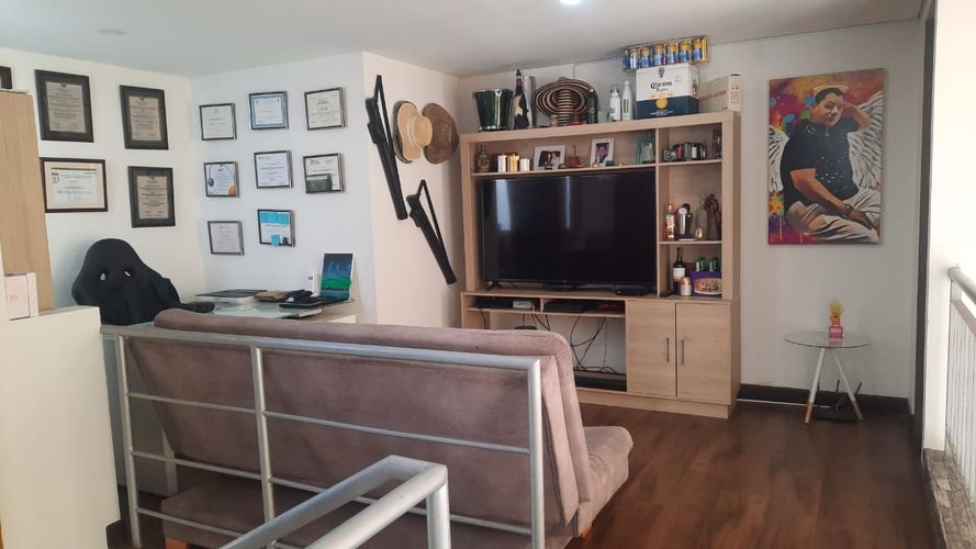 Apartamento de 3 alcobas en venta en Barrio Los Cerezos, Madrid, 92 m² · foto 3 de 24