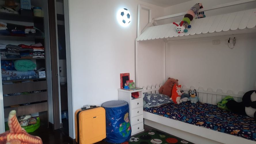 Apartamento de 3 alcobas en venta en Barrio Los Cerezos, Madrid, 92 m² · foto 14 de 24