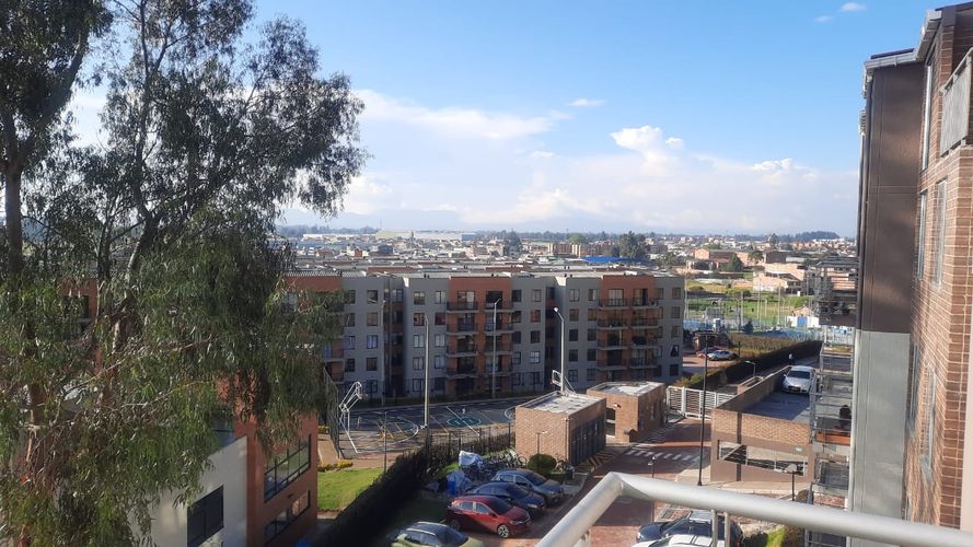 Apartamento de 3 alcobas en venta en Barrio Los Cerezos, Madrid, 92 m² · foto 17 de 24