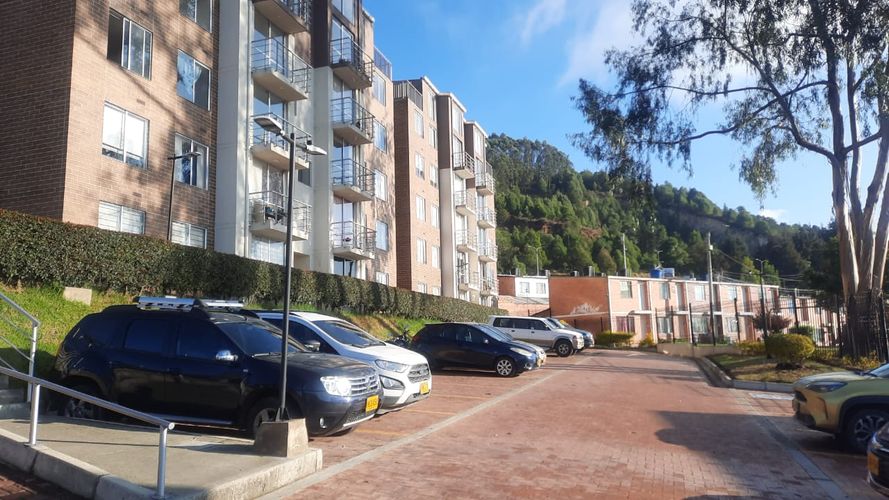 Apartamento de 3 alcobas en venta en Barrio Los Cerezos, Madrid, 92 m² · foto 21 de 24