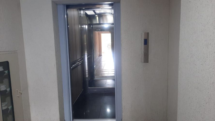 Apartamento de 3 alcobas en venta en Barrio Los Cerezos, Madrid, 92 m² · foto 23 de 24