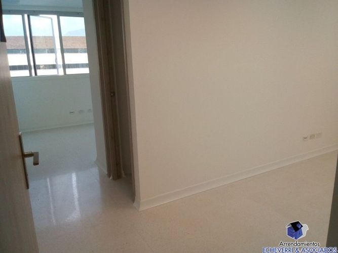 Oficina en arriendo en Mayorca, Sabaneta, 33 m² · foto 2 de 5