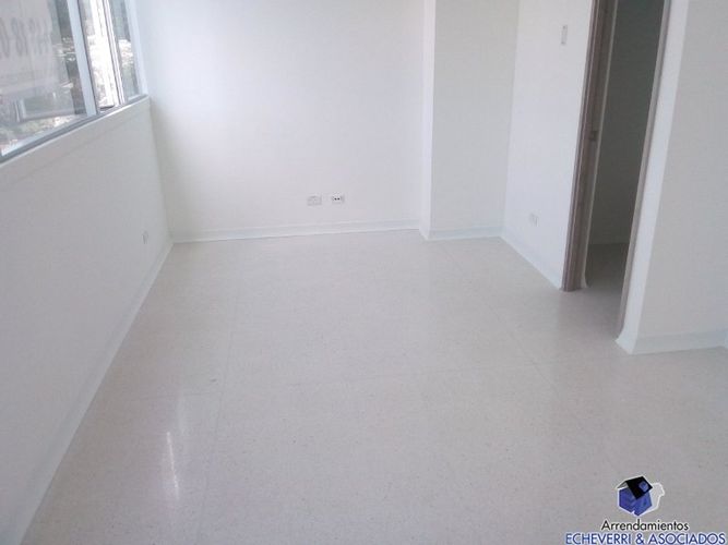 Oficina en arriendo en Mayorca, Sabaneta, 33 m² · foto 4 de 5