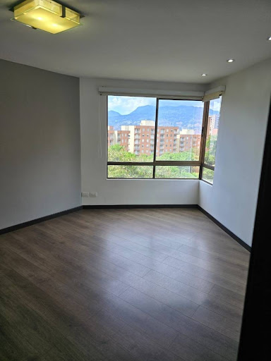 Apartamento en arriendo en Castropol, Medellín · foto 10 de 20