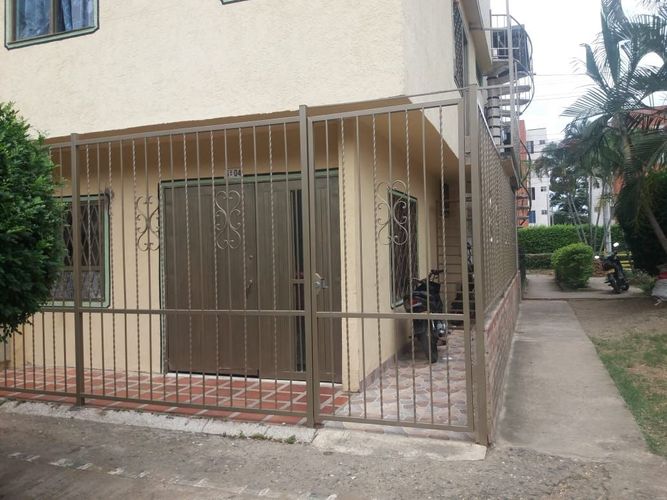 Casa de 5 alcobas en venta en Ub. Los Mandarinos, Jamundí, 140 m² · foto 2 de 6