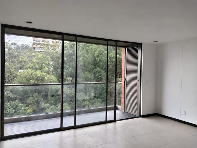 Apartamento de 3 alcobas en venta en El Poblado, Medellín, 80 m² · foto 1 de 19
