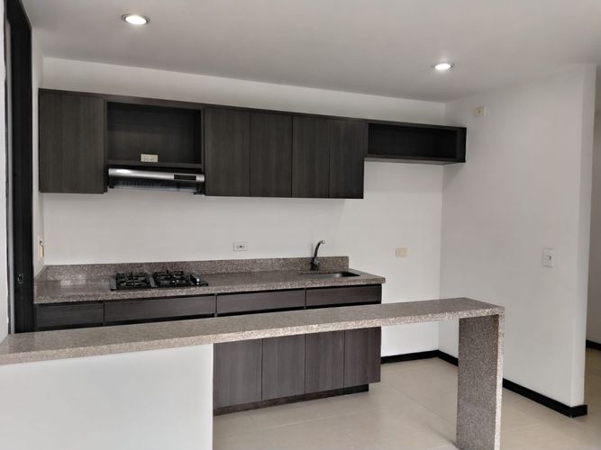 Apartamento de 3 alcobas en venta en El Poblado, Medellín, 80 m² · foto 6 de 19