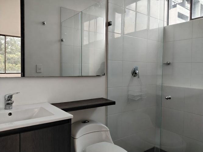 Apartamento de 3 alcobas en venta en El Poblado, Medellín, 80 m² · foto 18 de 19