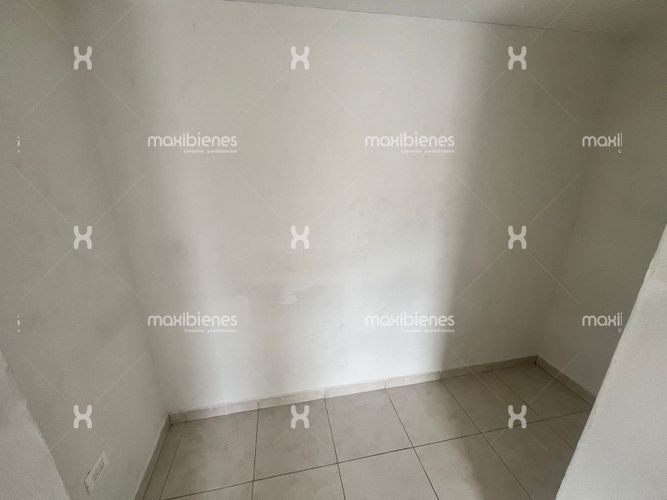 Local en arriendo en Pedregal, Medellín, 13 m² · foto 2 de 5