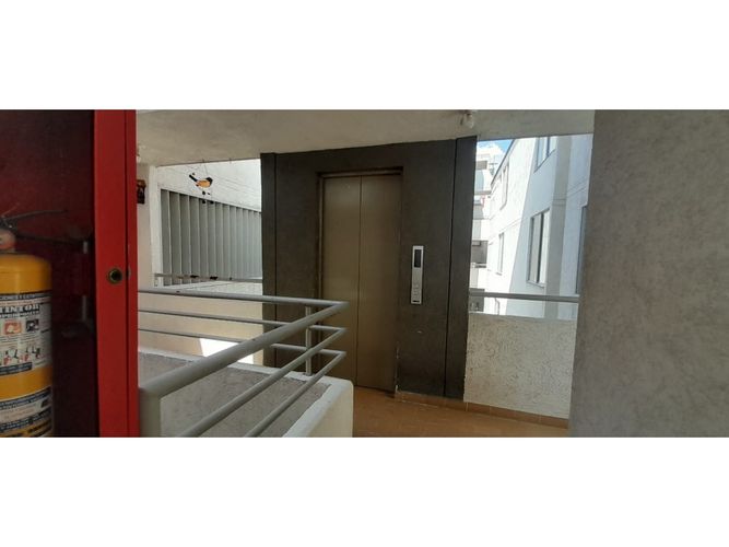 Apartamento de 3 alcobas en venta en Belalcazar, Yumbo, 64 m² · foto 8 de 19