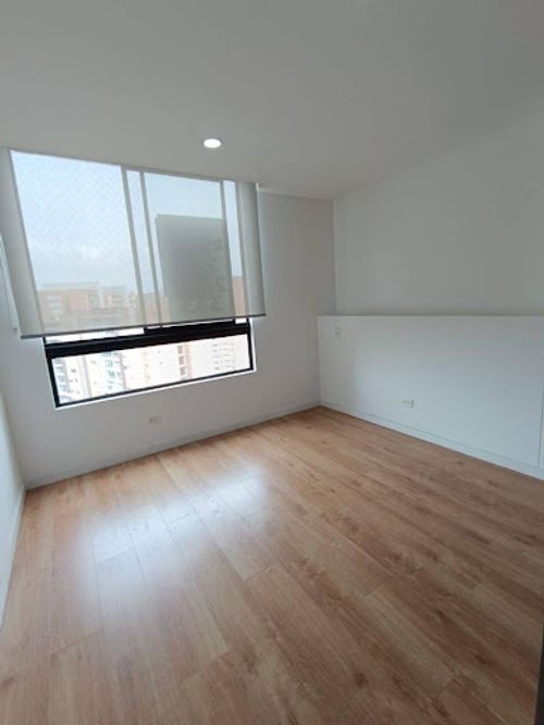 Apartamento de 3 alcobas en arriendo en Loma De Las Brujas, Envigado, 170 m² · foto 5 de 19