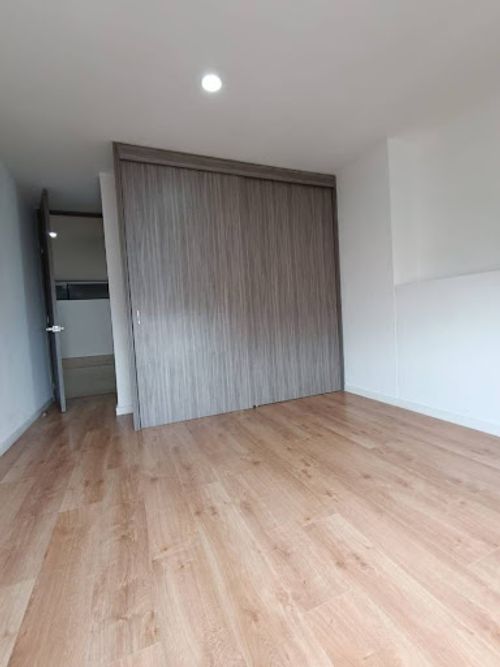 Apartamento de 3 alcobas en arriendo en Loma De Las Brujas, Envigado, 170 m² · foto 16 de 19