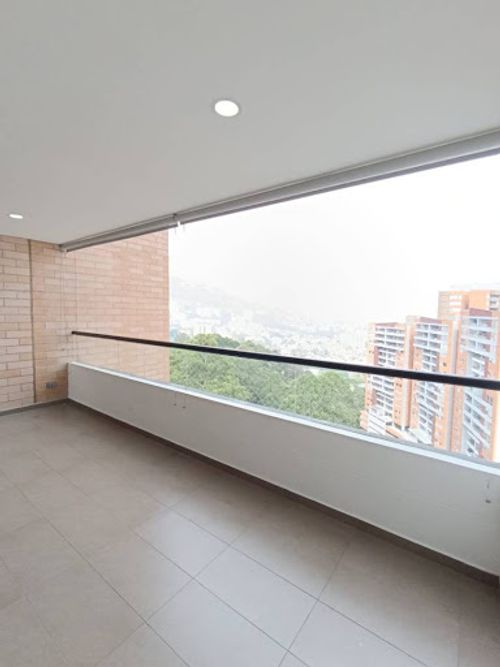 Apartamento de 3 alcobas en arriendo en Loma De Las Brujas, Envigado, 170 m² · foto 18 de 19