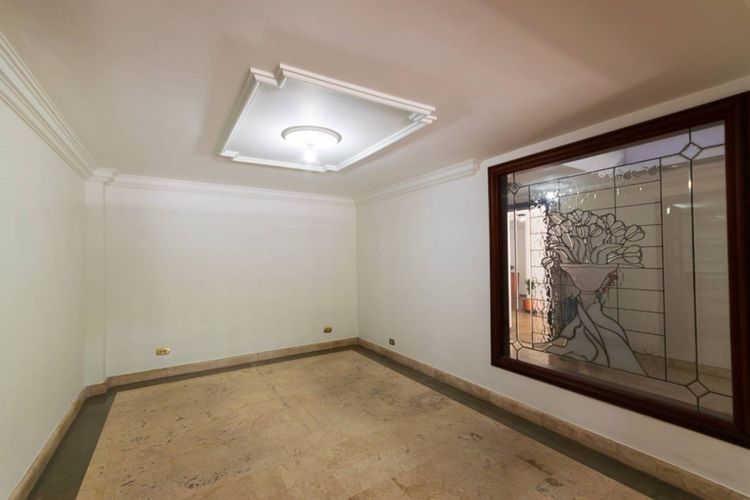 Casa de 7 alcobas en arriendo en Loma Del Campestre, Medellín, 450 m² · foto 13 de 24