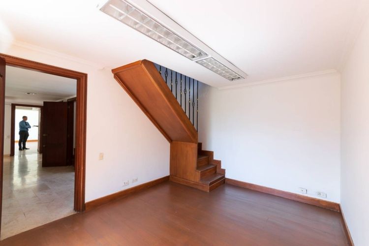 Casa de 7 alcobas en arriendo en Loma Del Campestre, Medellín, 450 m² · foto 16 de 24
