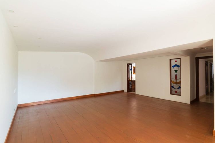 Casa de 7 alcobas en arriendo en Loma Del Campestre, Medellín, 450 m² · foto 20 de 24