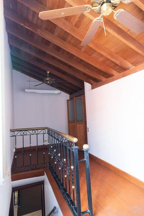 Casa de 7 alcobas en arriendo en Loma Del Campestre, Medellín, 450 m² · foto 24 de 24