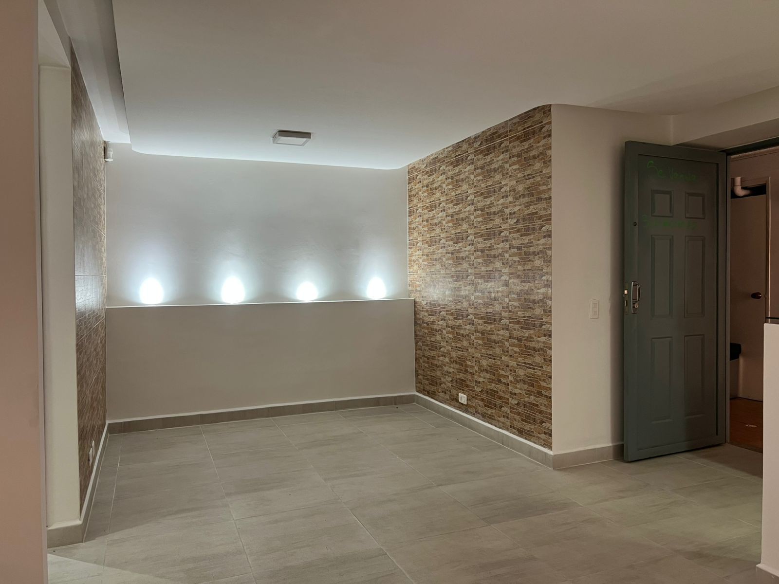 Apartamento en venta en Uribe Angel, Envigado · foto 3 de 14