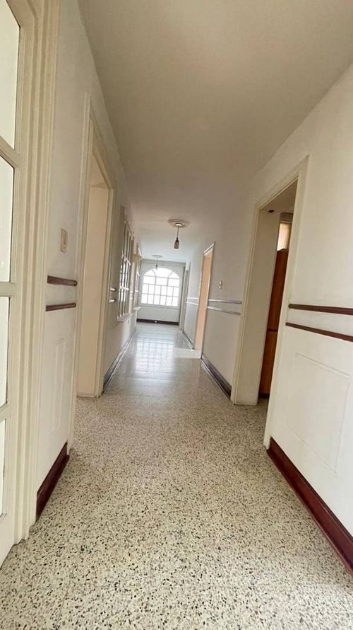 Casa de 5 alcobas en venta en La Castellana, Medellín, 306 m² · foto 11 de 24