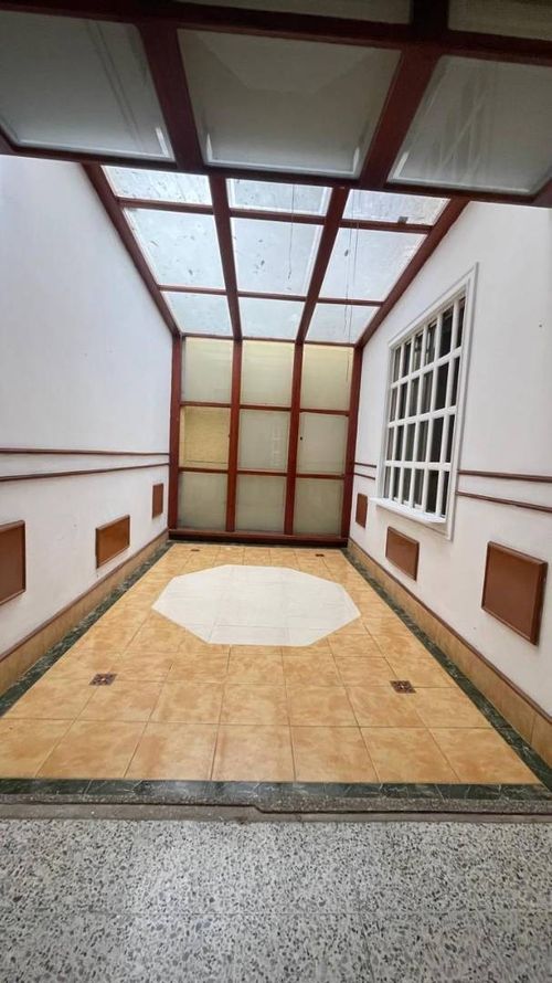 Casa de 5 alcobas en venta en La Castellana, Medellín, 306 m² · foto 12 de 24