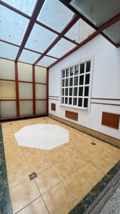 Casa de 5 alcobas en venta en La Castellana, Medellín, 306 m² · foto 13 de 24