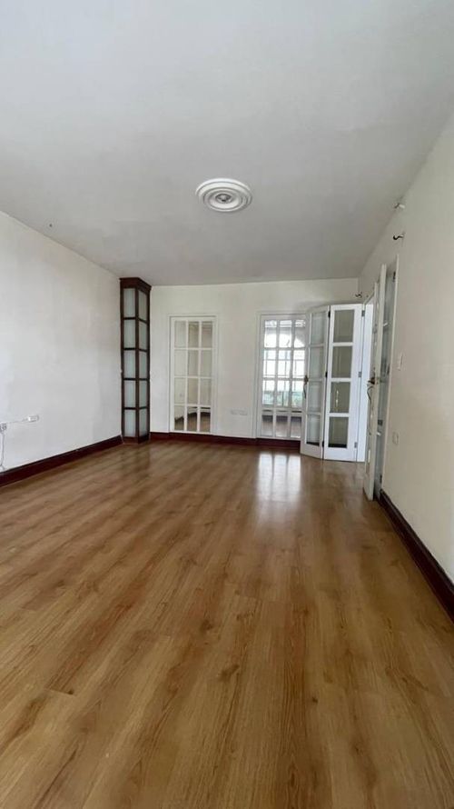Casa de 5 alcobas en venta en La Castellana, Medellín, 306 m² · foto 15 de 24