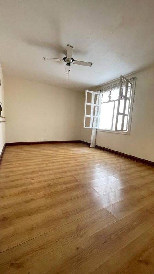 Casa de 5 alcobas en venta en La Castellana, Medellín, 306 m² · foto 17 de 24