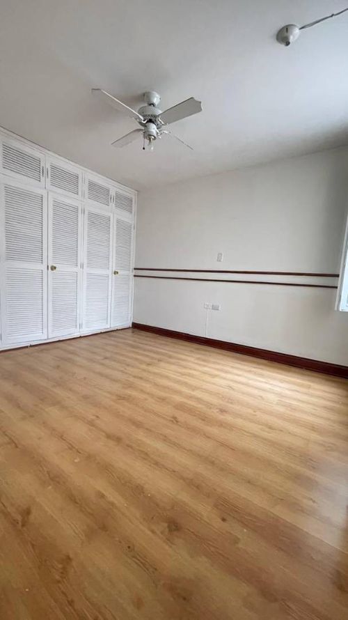 Casa de 5 alcobas en venta en La Castellana, Medellín, 306 m² · foto 21 de 24