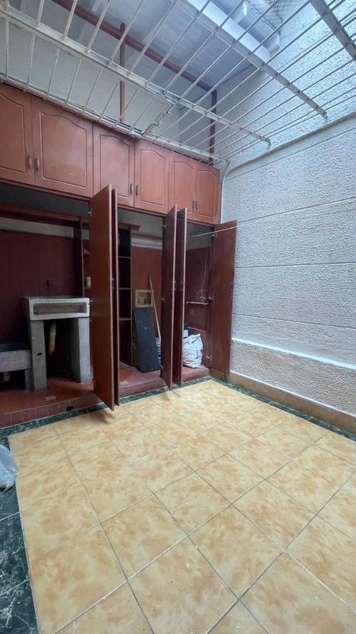 Casa de 5 alcobas en venta en La Castellana, Medellín, 306 m² · foto 23 de 24
