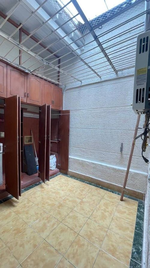Casa de 5 alcobas en venta en La Castellana, Medellín, 306 m² · foto 24 de 24