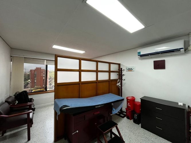 Local en arriendo en Patio Bonito, Medellín, 30 m² · foto 2 de 11