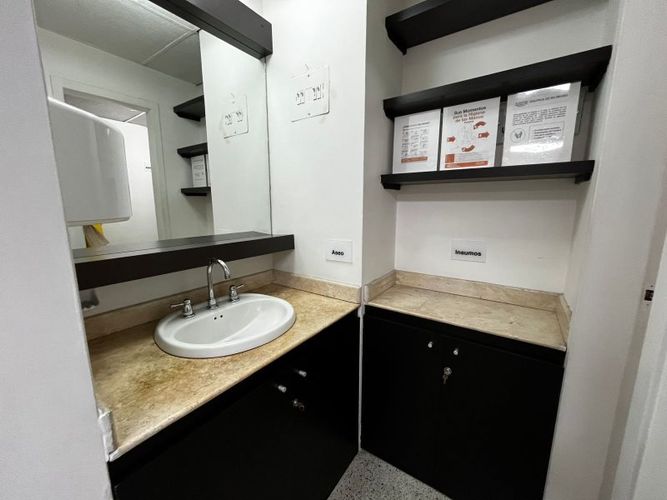 Local en arriendo en Patio Bonito, Medellín, 30 m² · foto 7 de 11