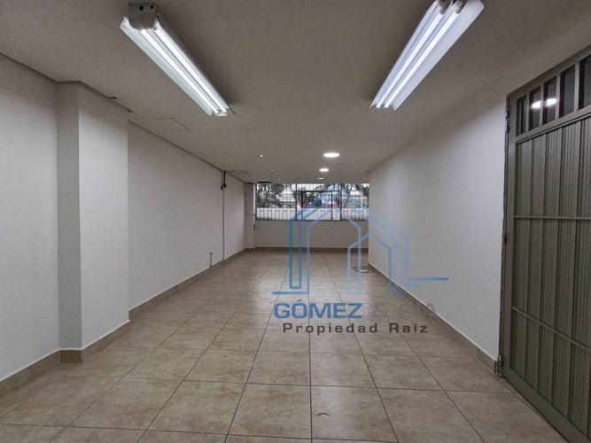 Bodega en arriendo en Cristo Rey, Medellín, 220 m² · foto 2 de 16