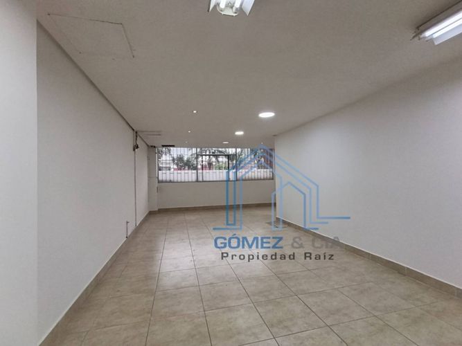 Bodega en arriendo en Cristo Rey, Medellín, 220 m² · foto 3 de 16