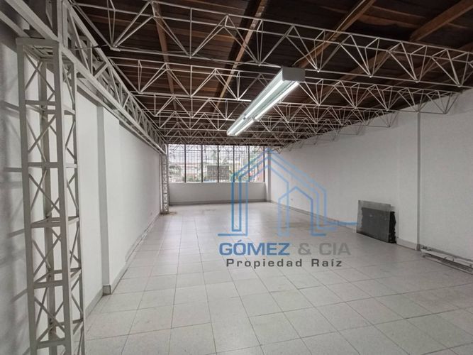 Bodega en arriendo en Cristo Rey, Medellín, 220 m² · foto 8 de 16