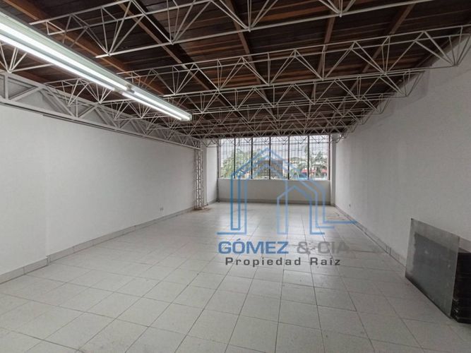 Bodega en arriendo en Cristo Rey, Medellín, 220 m² · foto 9 de 16