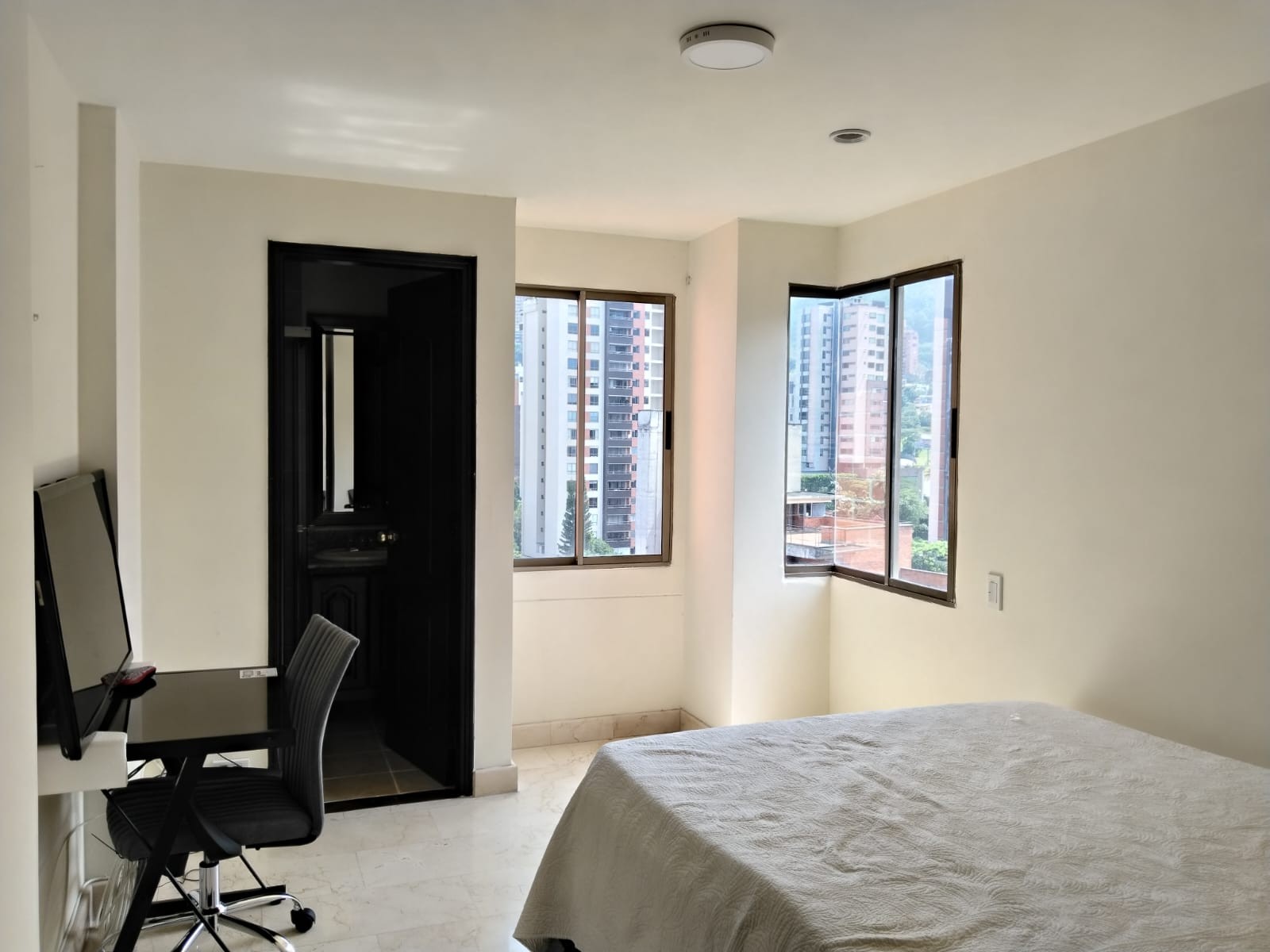 Apartamento en arriendo en La Linde, Medellín · foto 12 de 18