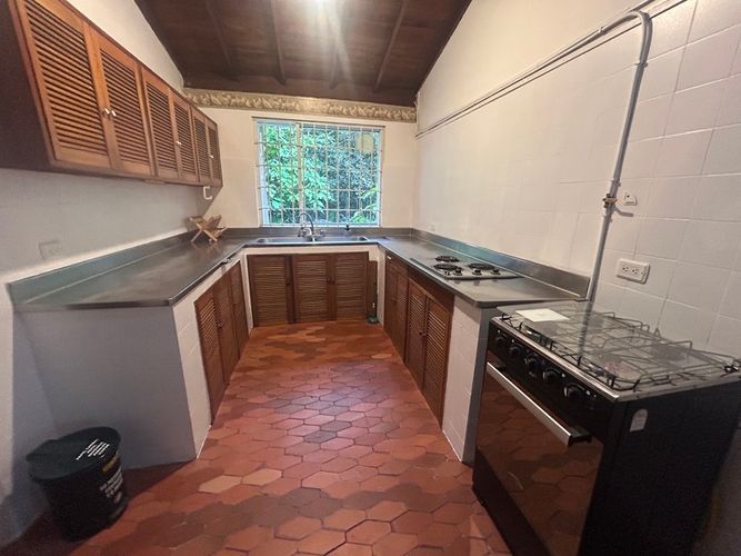 Casa de 4 alcobas en arriendo en Transversal Inferior, Medellín, 330 m² · foto 5 de 20