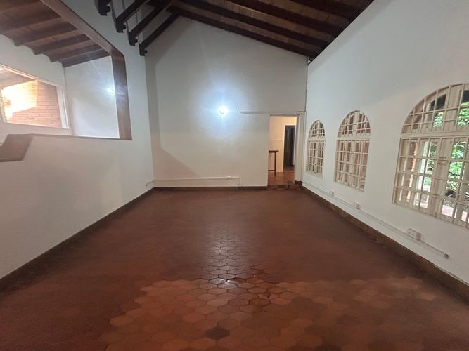 Casa de 4 alcobas en arriendo en Transversal Inferior, Medellín, 330 m² · foto 9 de 20
