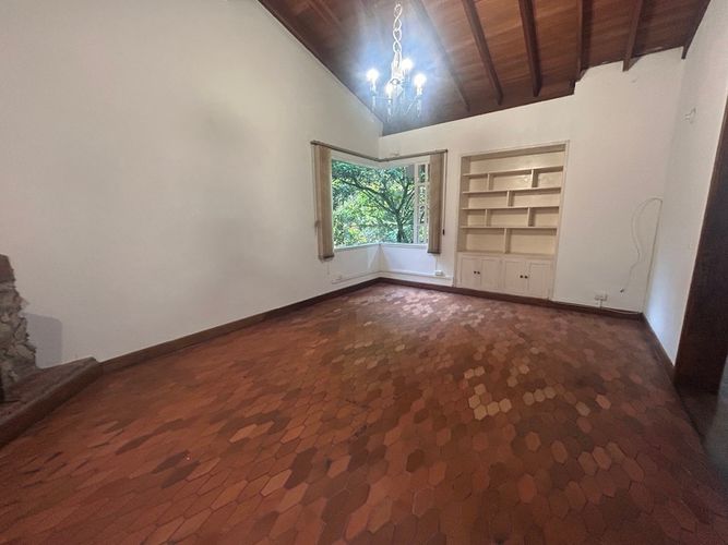 Casa de 4 alcobas en arriendo en Transversal Inferior, Medellín, 330 m² · foto 10 de 20
