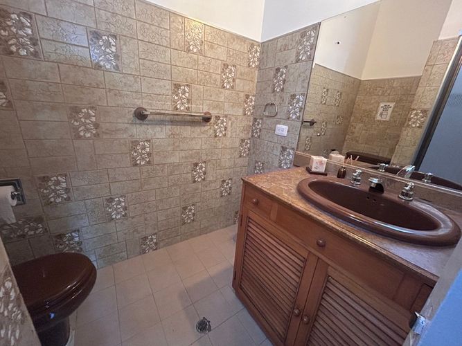 Casa de 4 alcobas en arriendo en Transversal Inferior, Medellín, 330 m² · foto 13 de 20