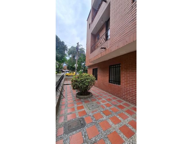 Casa de 4 alcobas en venta en El Dorado, Envigado, 120 m² · foto 2 de 19