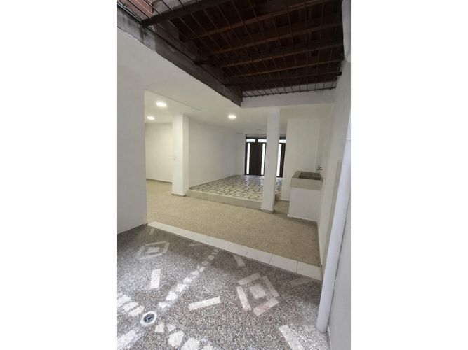 Casa de 4 alcobas en venta en El Dorado, Envigado, 120 m² · foto 4 de 19